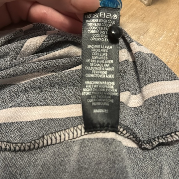 Adrianna Papell Black & Cream Striped Blouse Size Medium - Picture 9 of 11